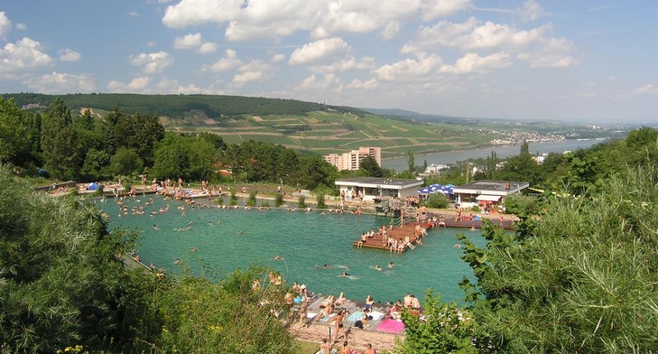 Naturerlebnisbad Bingerbrück mit Gästen | © Dominik Tomaszewski Naturerlebnisbad Bingerbrück mit Gästen | © Dominik Tomaszewski