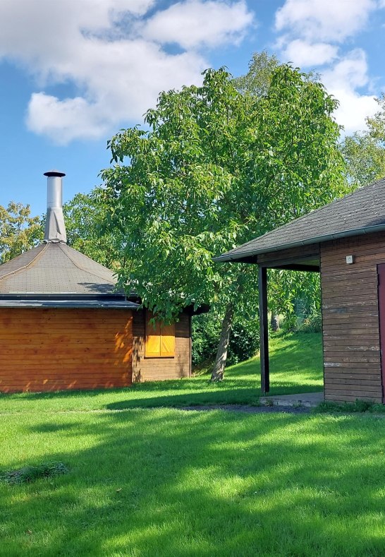 Grillh&uuml;tte Toiletten | &copy; Tourist-Info Erlebnis Rheinbogen