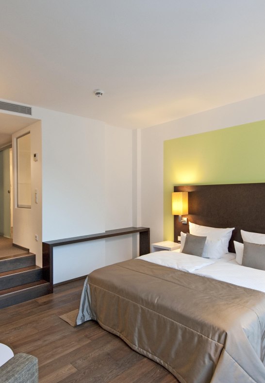 Penthouse Zimmer in der 3ten Etage | &copy; Krauskopf, Hotel im Schulhaus