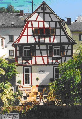 Au&szlig;enansicht Weinwirtschaft | &copy; Weingut Laquai