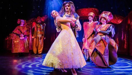 Die Sch&ouml;ne und das Biest | &copy; Nilz B&ouml;hme/ Theater Liberi