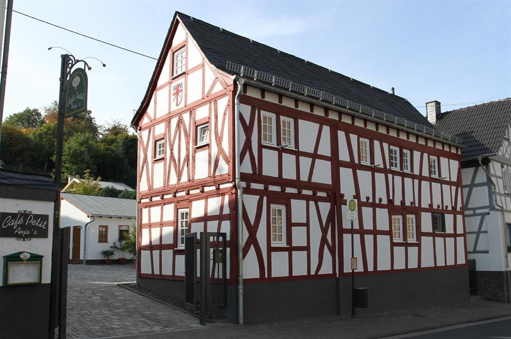 Caf&egrave; Petit | &copy; VG Wei&szlig;enthurm