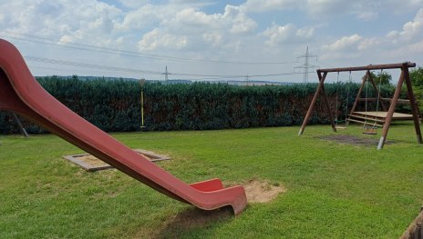 Rutsche und Schaukel | &copy; TI Hunsr&uuml;ck-Mittelrhein