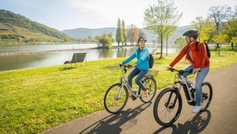Rheinradweg bei Osterspai | &copy; Dominik Ketz, Romantischer Rhein Tourismus GmbH