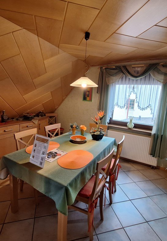 Esszimmer im Wohnbereich | &copy; Tourist-Info Erlebnis Rheinbogen