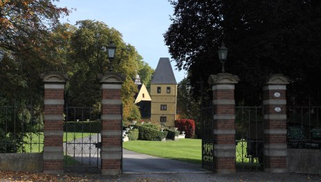 Burg Bassenheim Eingangstor | &copy; Verbandsgemeinde Wei&szlig;enthurm