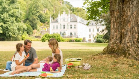 Picknick im Schlosspark Sayn | © Dominik Ketz/Rheinland-Pfalz Tourismus GmbH Picknick im Schlosspark Sayn | © Dominik Ketz/Rheinland-Pfalz Tourismus GmbH