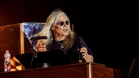 TC in action | © Tony Carey, Rheingauer Weinbühne