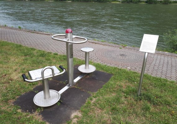 Rueckentrainer | &copy; Gemeinde Spay, Thomas Becker