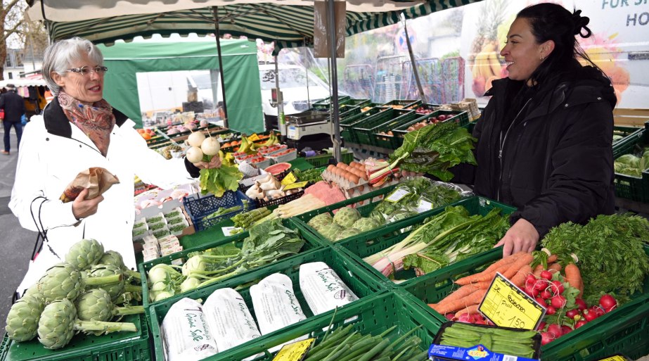 Eltviller Wochenmarkt II | &copy; Rheingau-Tanus Kultur und Tourismus  GmbH