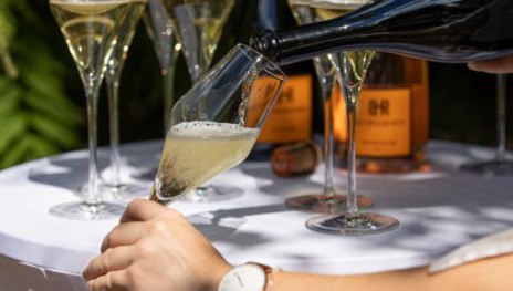 Sekt & Erdbeere | &copy; Balthasar Ress