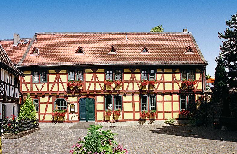 Gelbe Haus in Eltville | &copy; Gelbes Haus