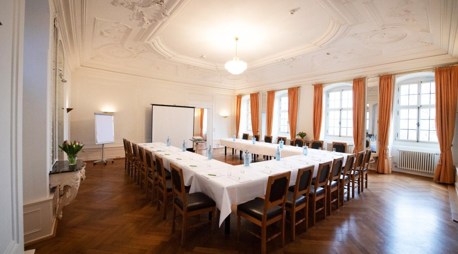 Greiffenclausaal Bestuhlung U-Form | &copy; Saskia Marloh